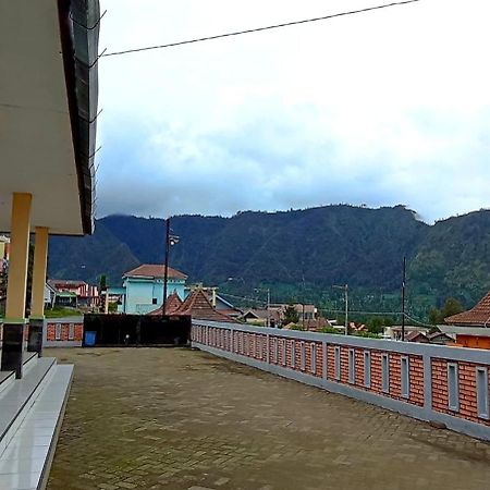 Bromo Holiday Guest House Ngadisari Экстерьер фото