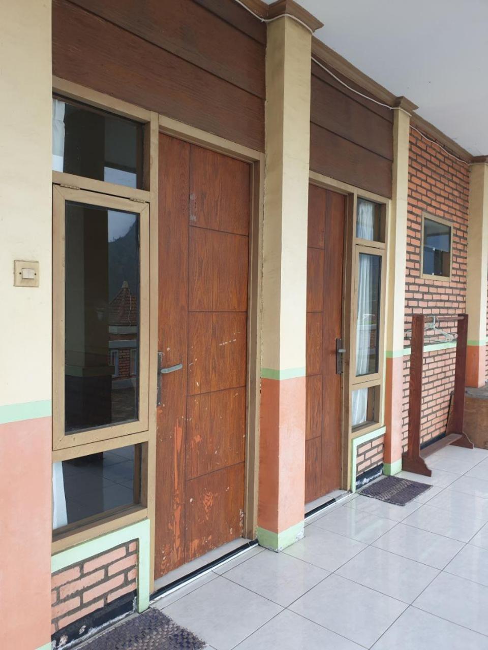 Bromo Holiday Guest House Ngadisari Экстерьер фото