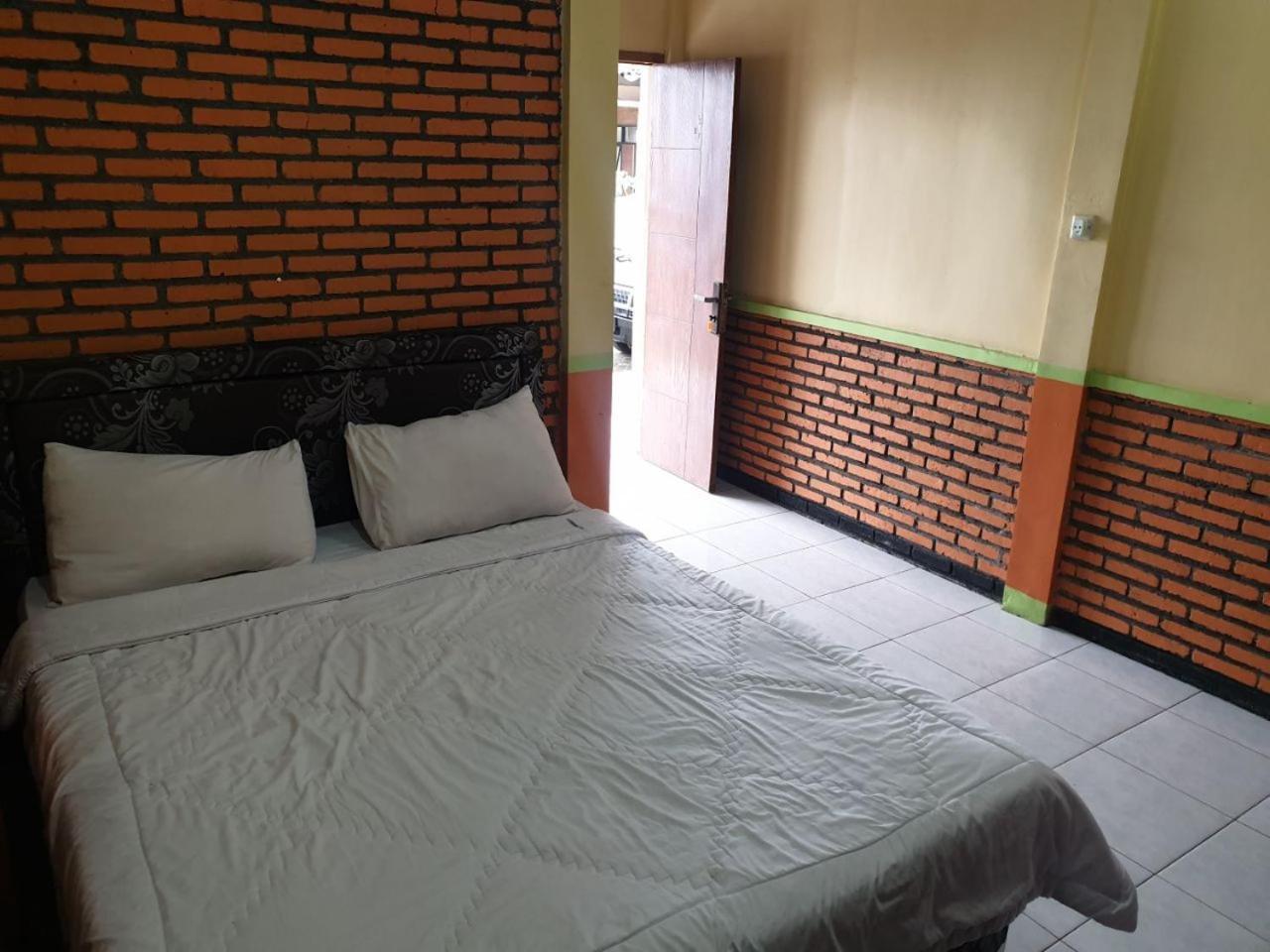 Bromo Holiday Guest House Ngadisari Экстерьер фото